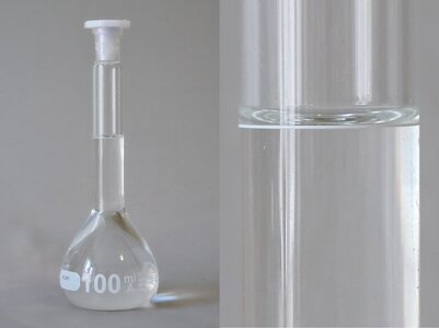 Meßkolben.jpg Meßkolben.jpg