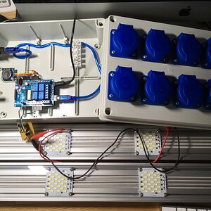 Gehäuse mit Arduino und Steckdosen